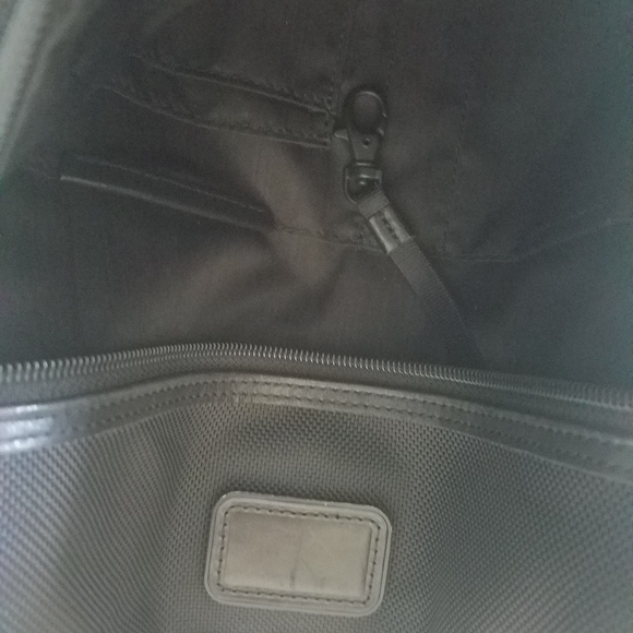 Tumi Satchel.  Laptop fits - Picture 3 of 6